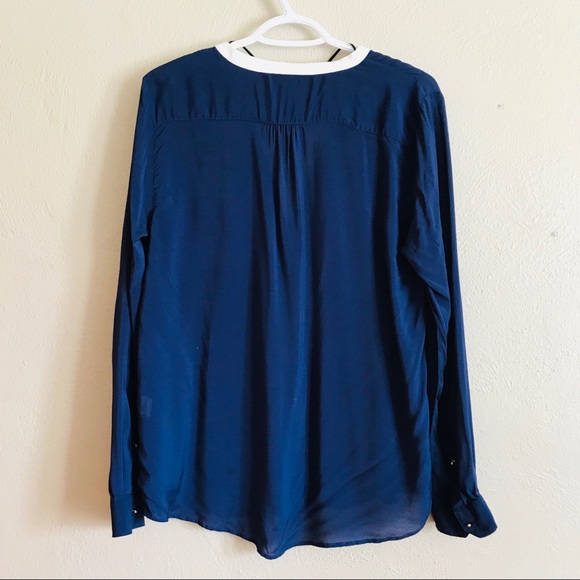 Zara Woman’s Blue Long Sleeve V-neck Blouse - Picture 2 of 6